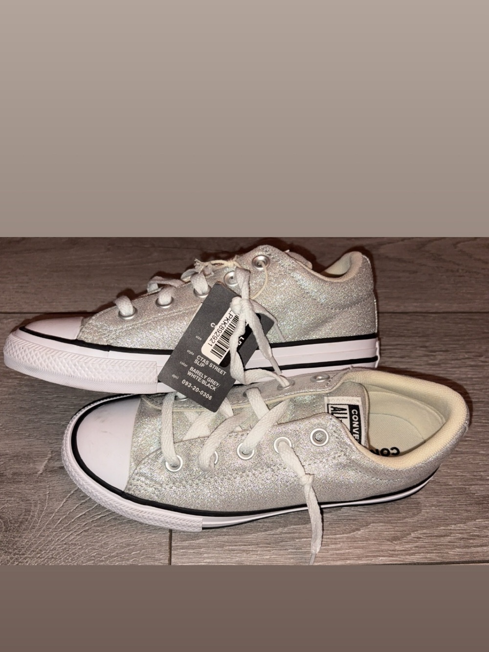 Converse Chuck Taylor All Star Low Top Lace Up Metallic Gray/White/Black Size 3